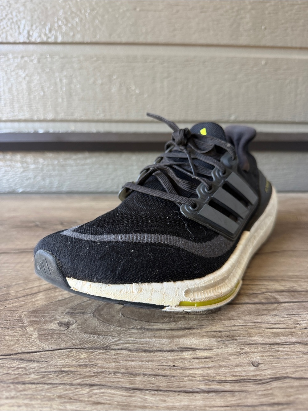 adidas Ultraboost Men’s Black and White Athletic Shoes size 10